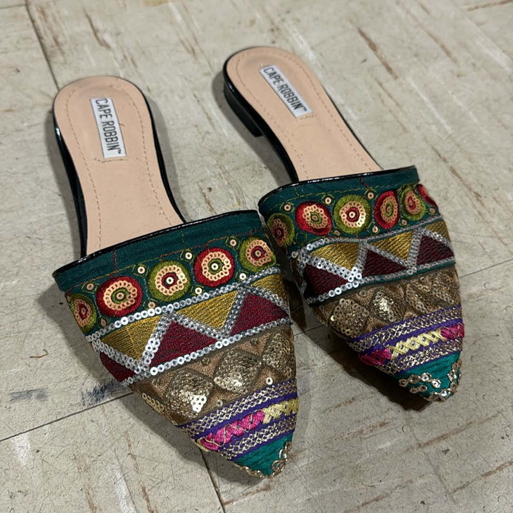 Cape Robbin flat slip on sandals